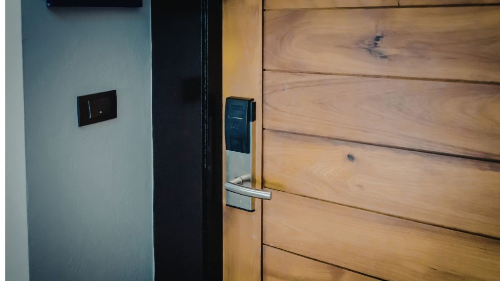 fentanyl addiction treatment can involve staying at home or going to a faciliity