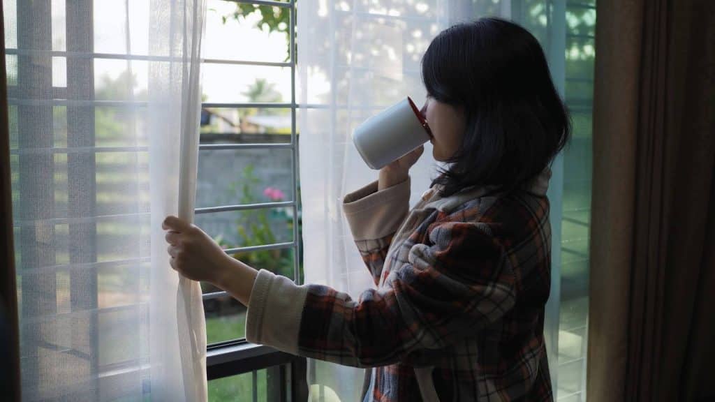 Does Xanax make you sleepy? yes it has a tendency to cause sedative effects for several hours