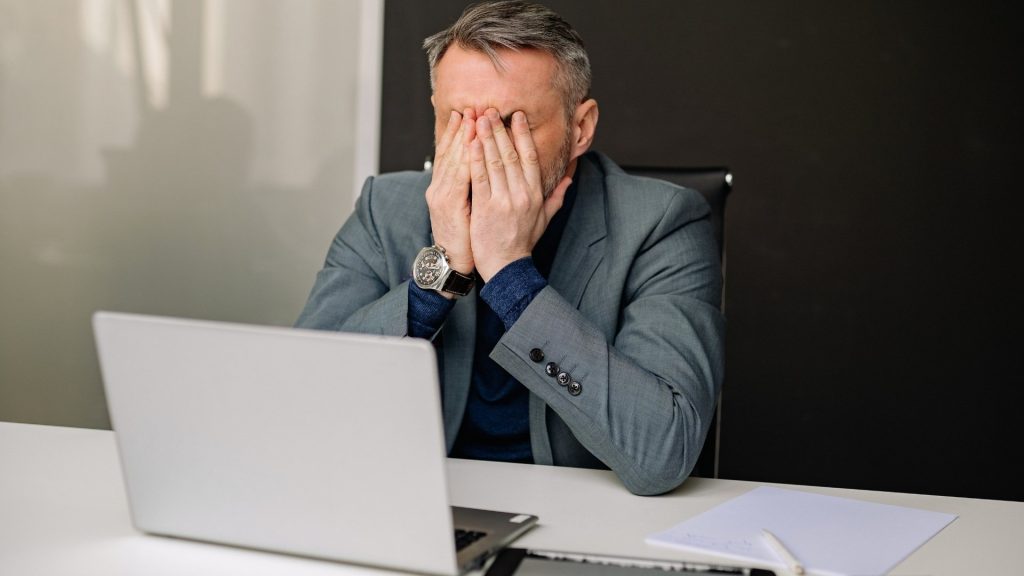 Your quitting alcohol timeline can involve dangerous early acute symptoms